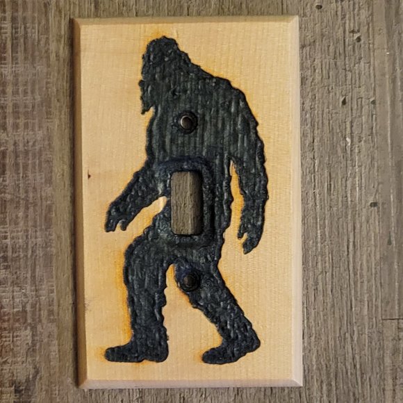 SunFunArt Bigfoot Sasquatch Woodburning! Turn on Bigfoot light switch plate. NEW - Picture 1 of 8